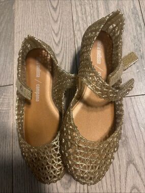 Mini Melissa Girls' Glittery Gold Campana Papel Jelly Mary Jane Flats